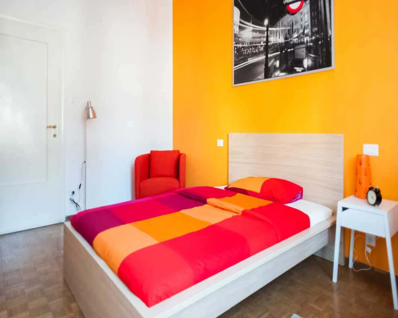 Affordable room for students with ample lighting in 