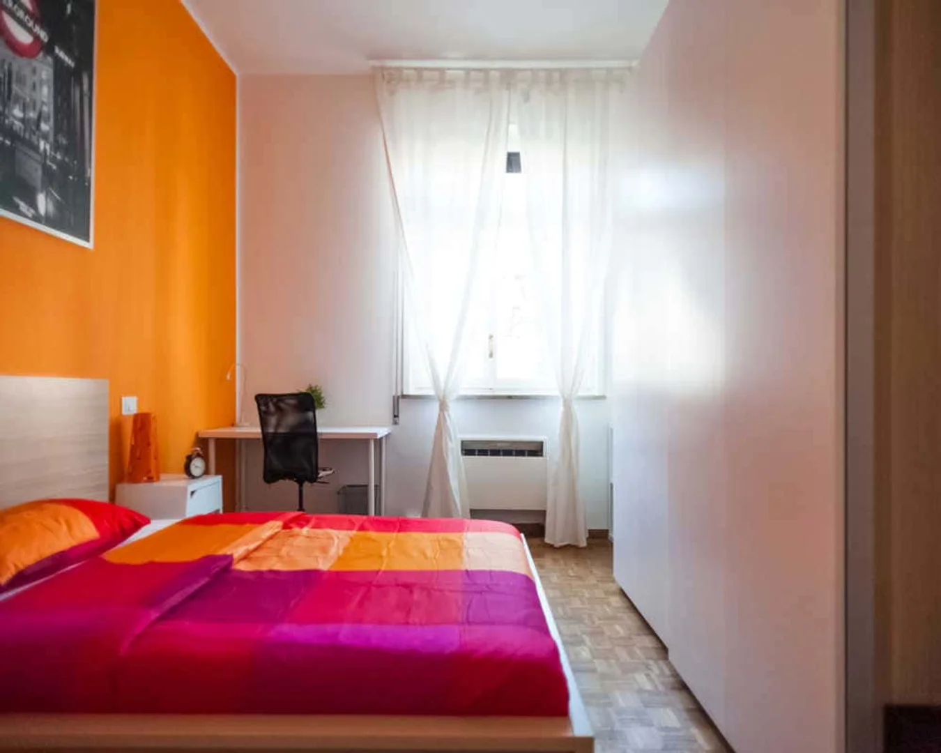 Cozy room for students available in 