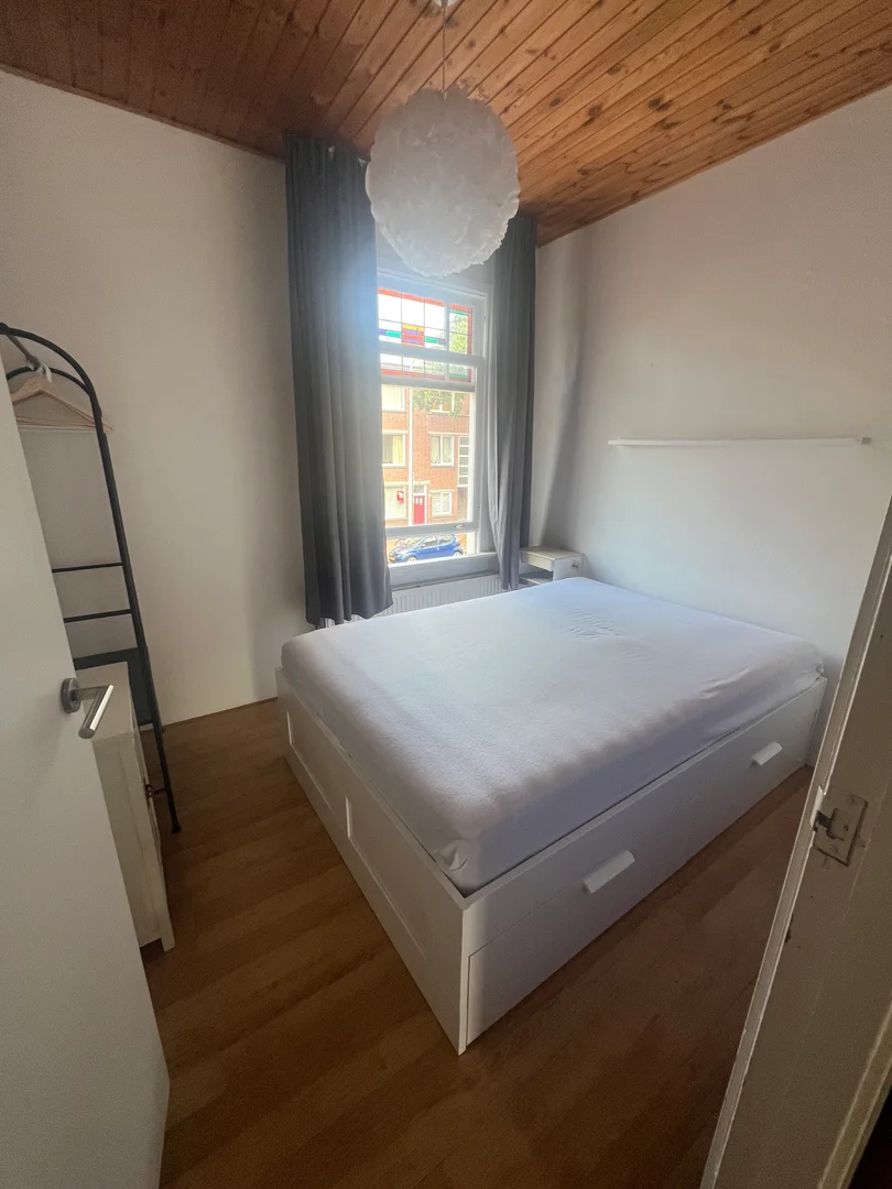 Room for rent in student apartment in , fully furnished