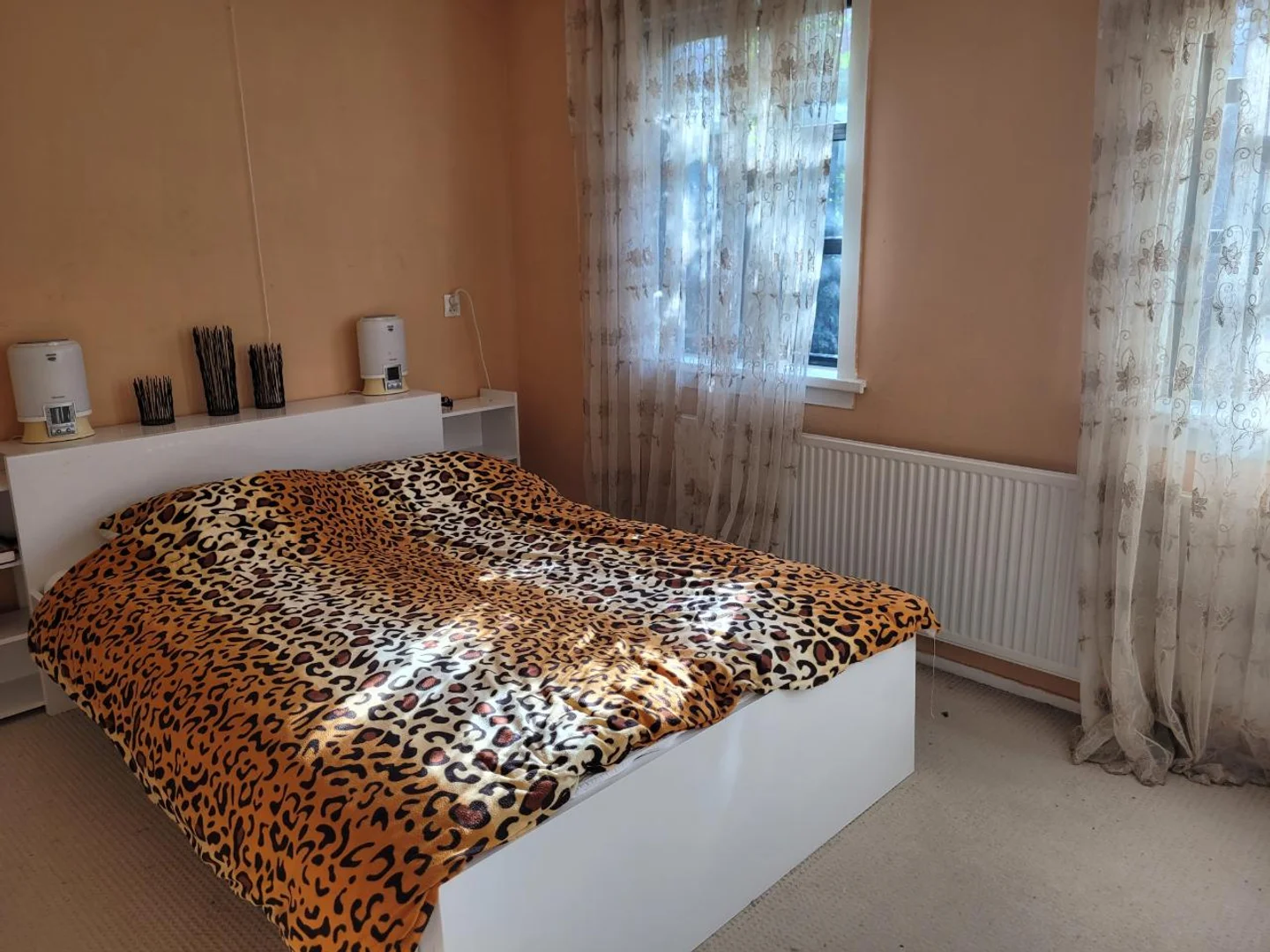 Room for rent in student apartment in , fully furnished