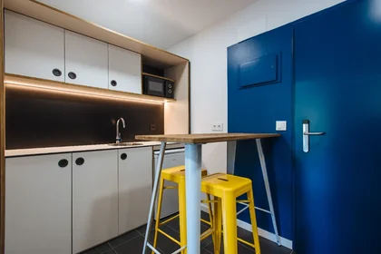 Quarto compartilhado em residência em Avda de la palmera 17, imagem 3 de 11