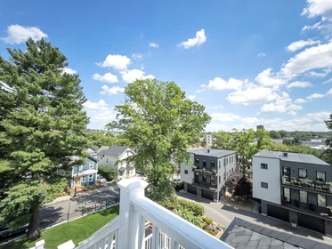 Alojamiento entero en residencia en 100, Chestnut Ave., Unit 3, Jamaica Plain, Boston, MA, 02130, imagen 3 de 23