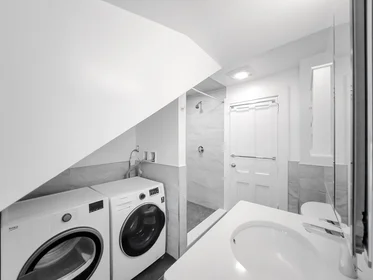 Alojamiento entero en residencia en 100, Chestnut Ave., Unit 3, Jamaica Plain, Boston, MA, 02130, imagen 7 de 23