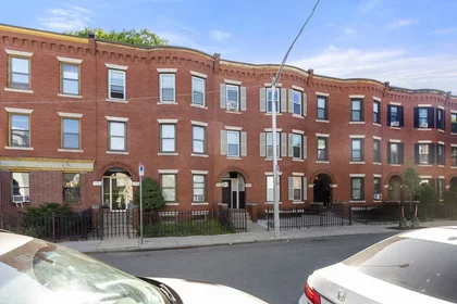 Alojamiento entero en residencia en 64, Florida St., Unit 1, Dorchester, Boston, MA, 02124, imagen 12 de 15