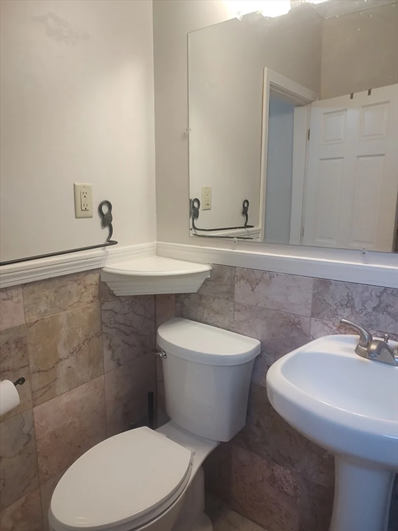 28, Mount Auburn St., Unit 1, Riverside, Cambridge, MA, 02138