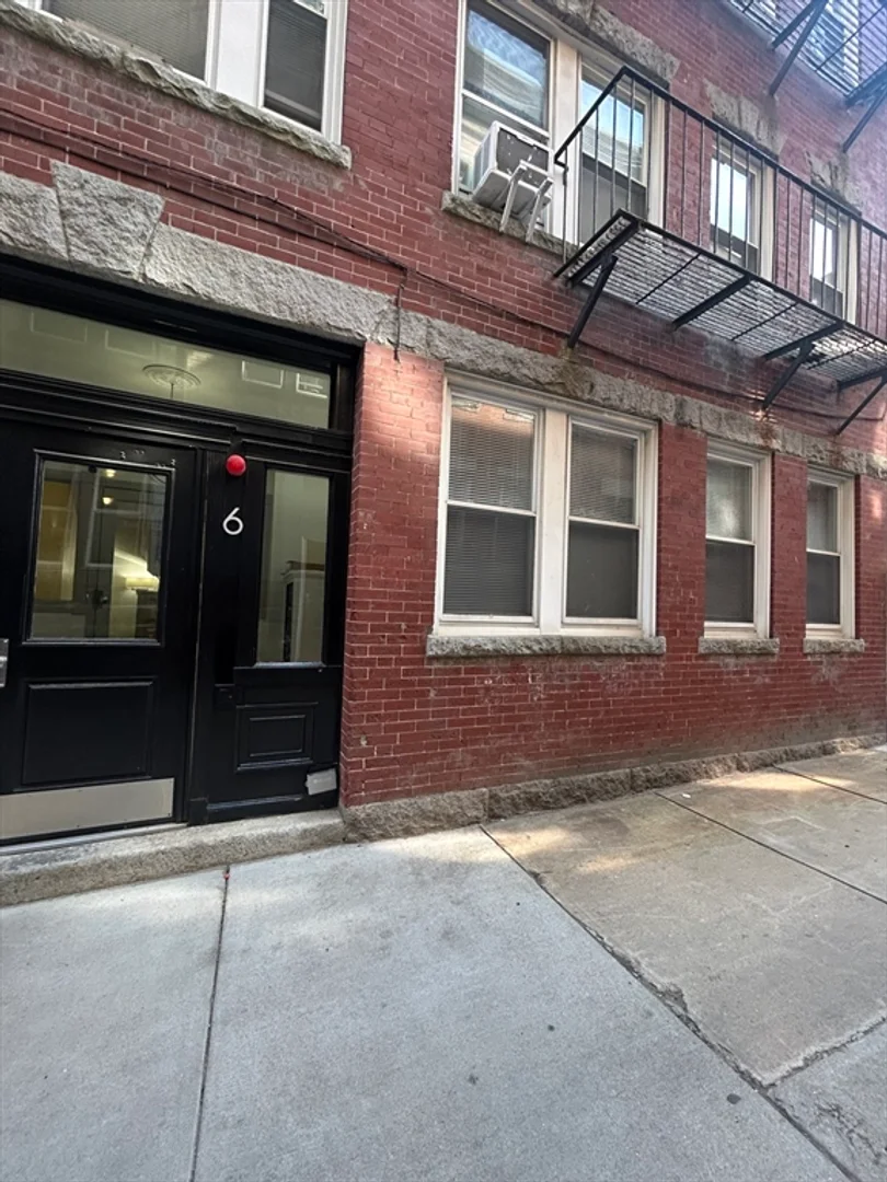 6, Cleveland, Unit 3, North End, Boston, MA, 02113