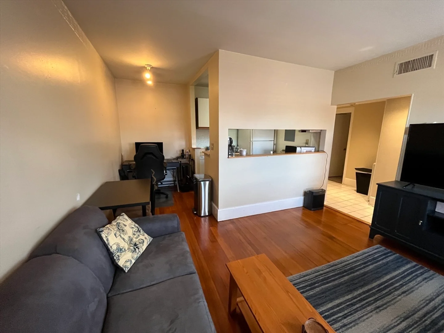 15, Keswick St., Unit 6, Fenway, Boston, MA, 02115
