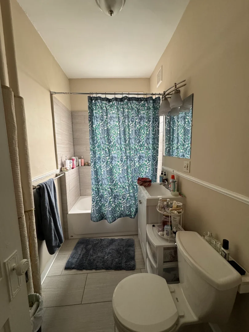 Minimalist student studio in  with efficient layout