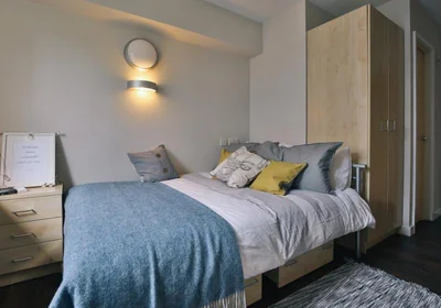 Estudio en residencia en 16 Tumbling Hill St, Bradford BD7 1DB, United Kingdom               , imagen 11 de 49