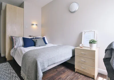 Estudio en residencia en 16 Tumbling Hill St, Bradford BD7 1DB, United Kingdom               , imagen 16 de 49
