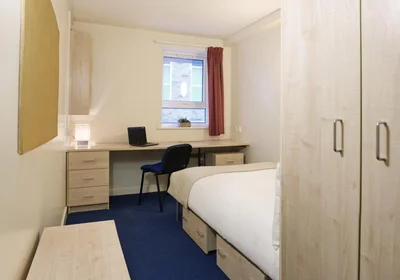 Estudio en residencia en 16 Tumbling Hill St, Bradford BD7 1DB, United Kingdom               , imagen 29 de 49