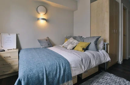 Estudio en residencia en 16 Tumbling Hill St, Bradford BD7 1DB, United Kingdom               , imagen 5 de 49