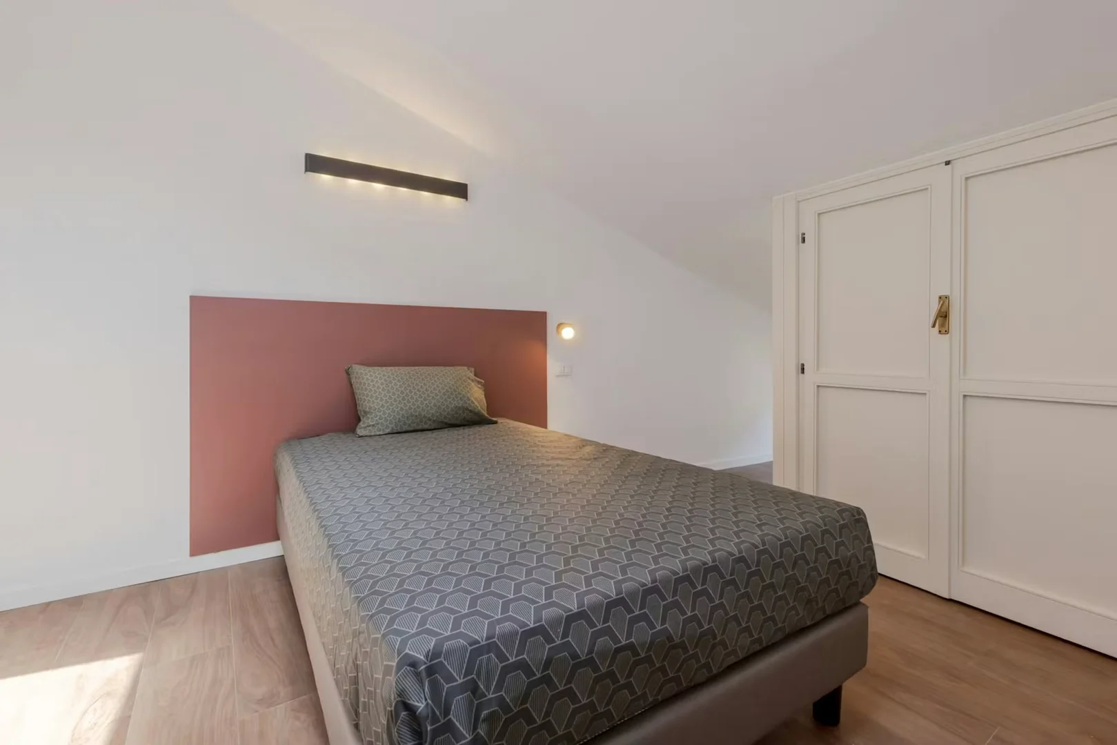 Zimmer in Studentenwohnung in  zu vermieten, voll möbliert