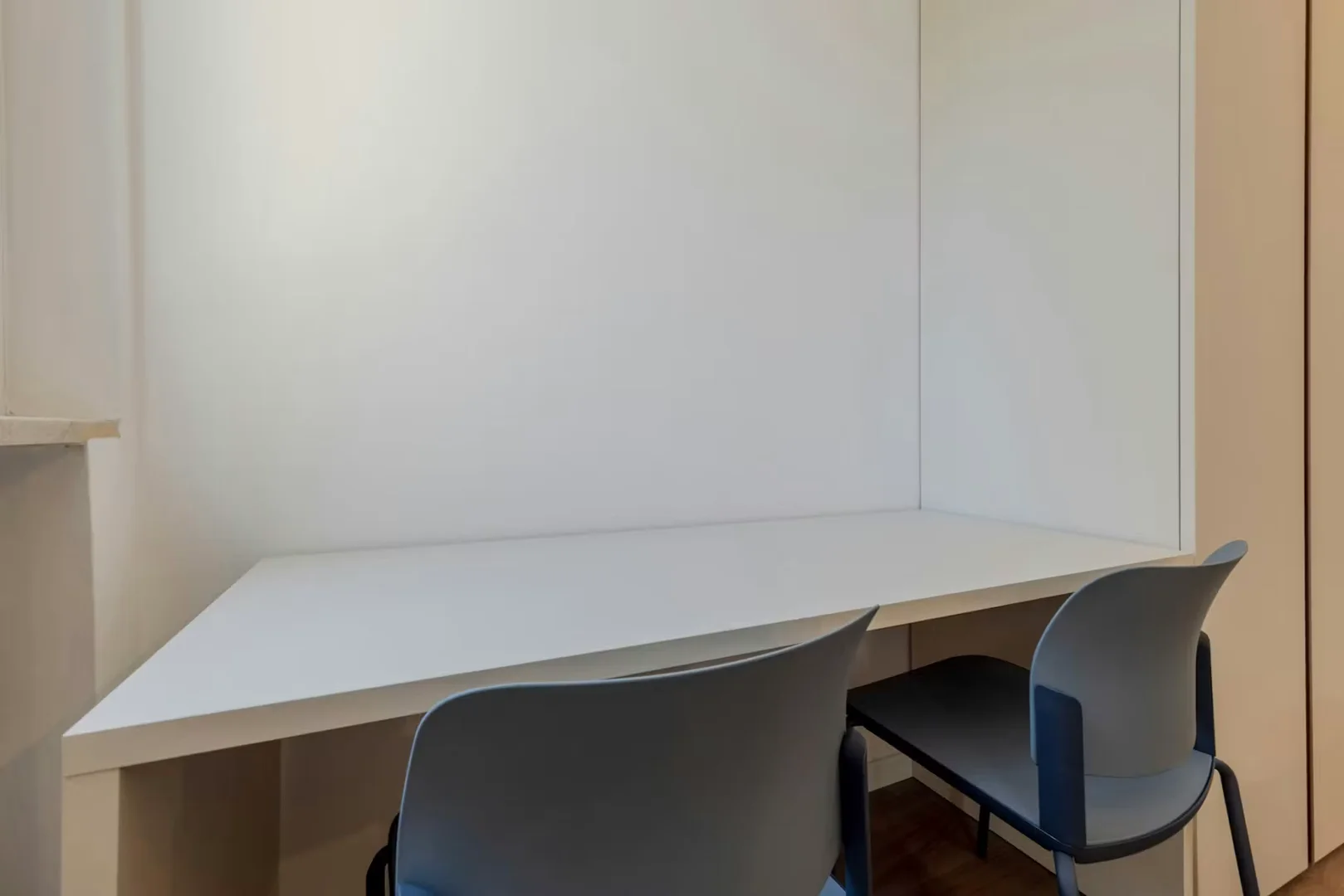 Quarto de estudante económico perto do campus em 
