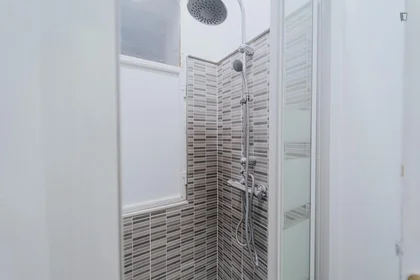 Chambre privée à Calle de Joaquin Costa , image 19 de 20