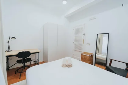 Chambre privée à Calle de Joaquin Costa , image 3 de 20