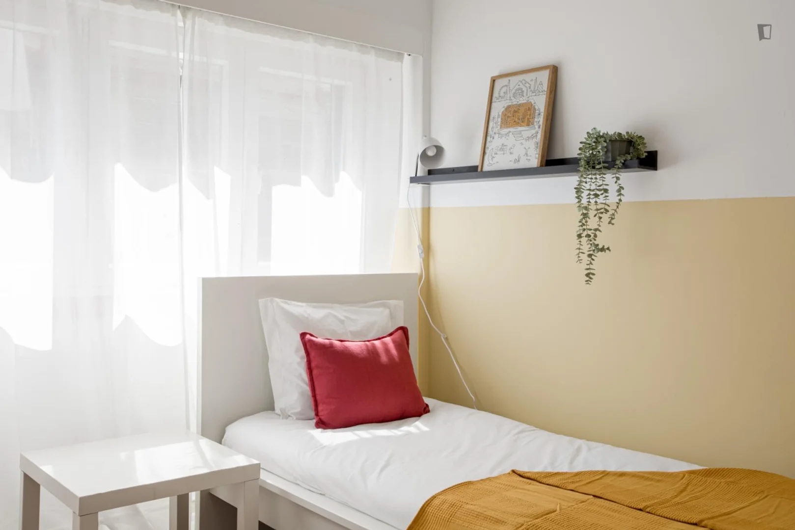 Habitación acogedora para estudiantes disponible en 