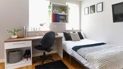 Studio at Glanville Road, image 1 of 31