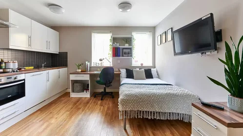 Studio at Glanville Road, image 6 of 31