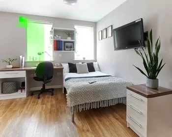Studio at Glanville Road, image 7 of 31