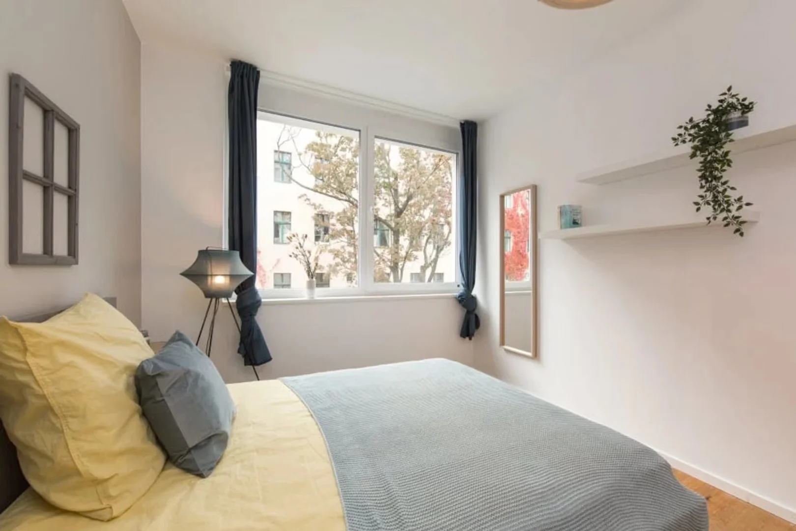 Chambre confortable pour étudiants disponible dans 