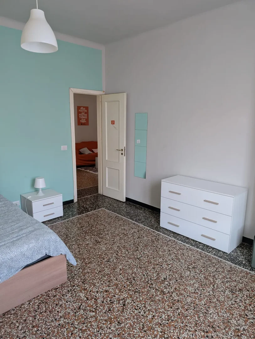 Chambre d'étudiant confortable et spacieuse dans