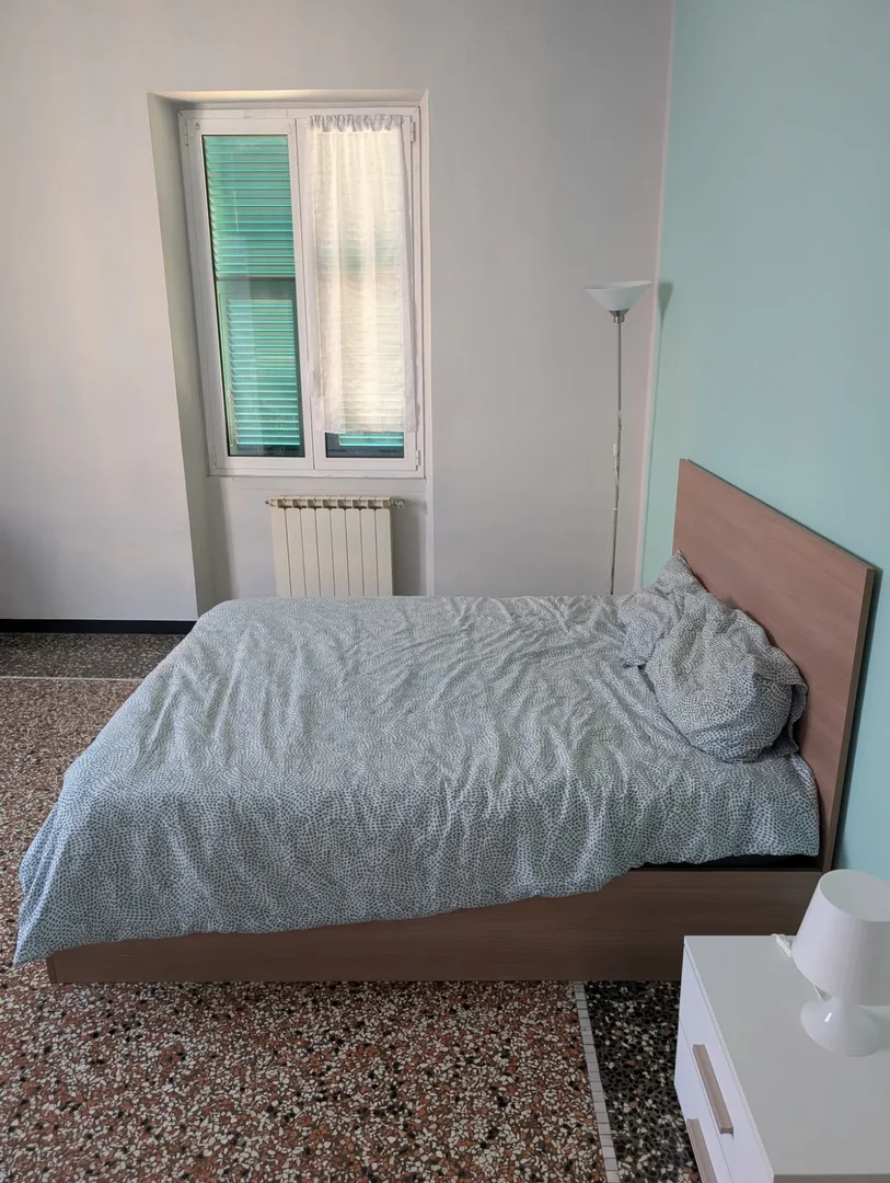 Chambre conviviale pour les étudiants dans avec des équipements modernes