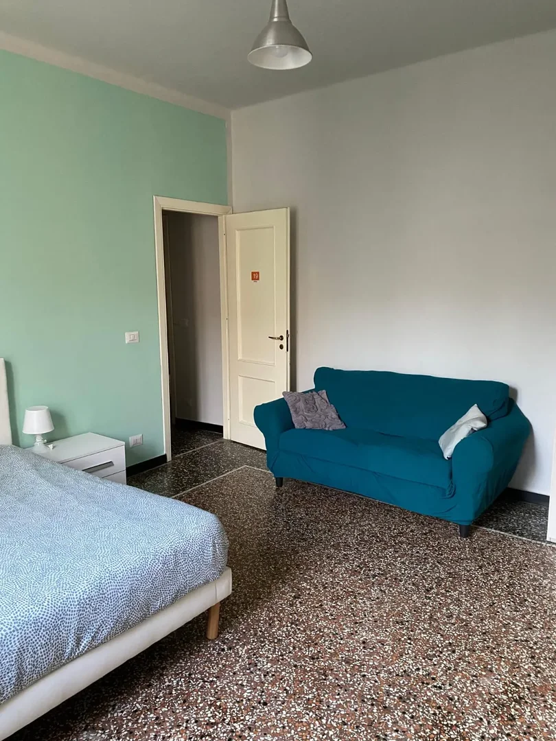 Chambre d'étudiant fonctionnelle parfaite pour étudier dans 