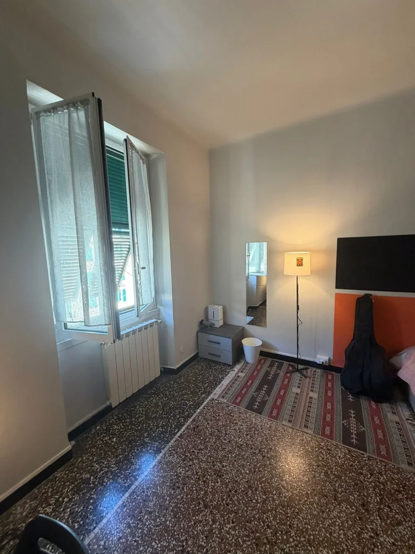 Chambre d'étudiant fonctionnelle parfaite pour étudier dans 