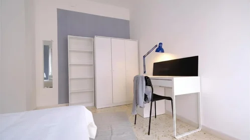 Stanza privata in Via Nizza 29, immagine 2 di 17
