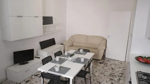 Stanza privata in Via Nizza 29, immagine 7 di 17
