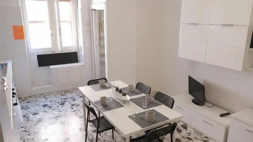 Stanza privata in Via Nizza 29, immagine 10 di 17