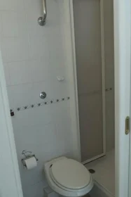 Stanza privata in Via Nizza 29, immagine 5 di 17