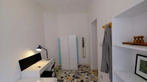 Stanza privata in Via Nizza 29, immagine 2 di 17