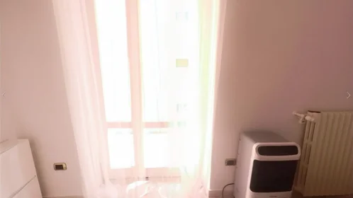 Stanza privata in Via Nizza 29, immagine 2 di 16