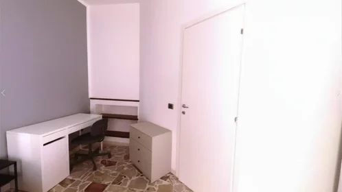 Stanza privata in Via Nizza 29, immagine 3 di 16