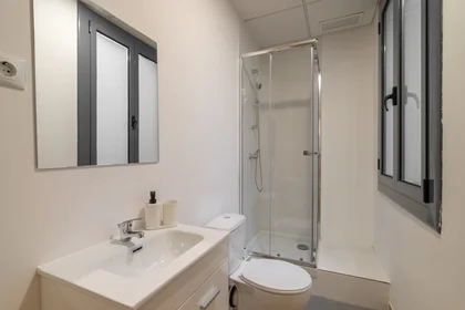 Private room at Carrer de Bailèn 19, image 14 of 16