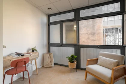 Private room at Carrer de Bailèn 19, image 3 of 16