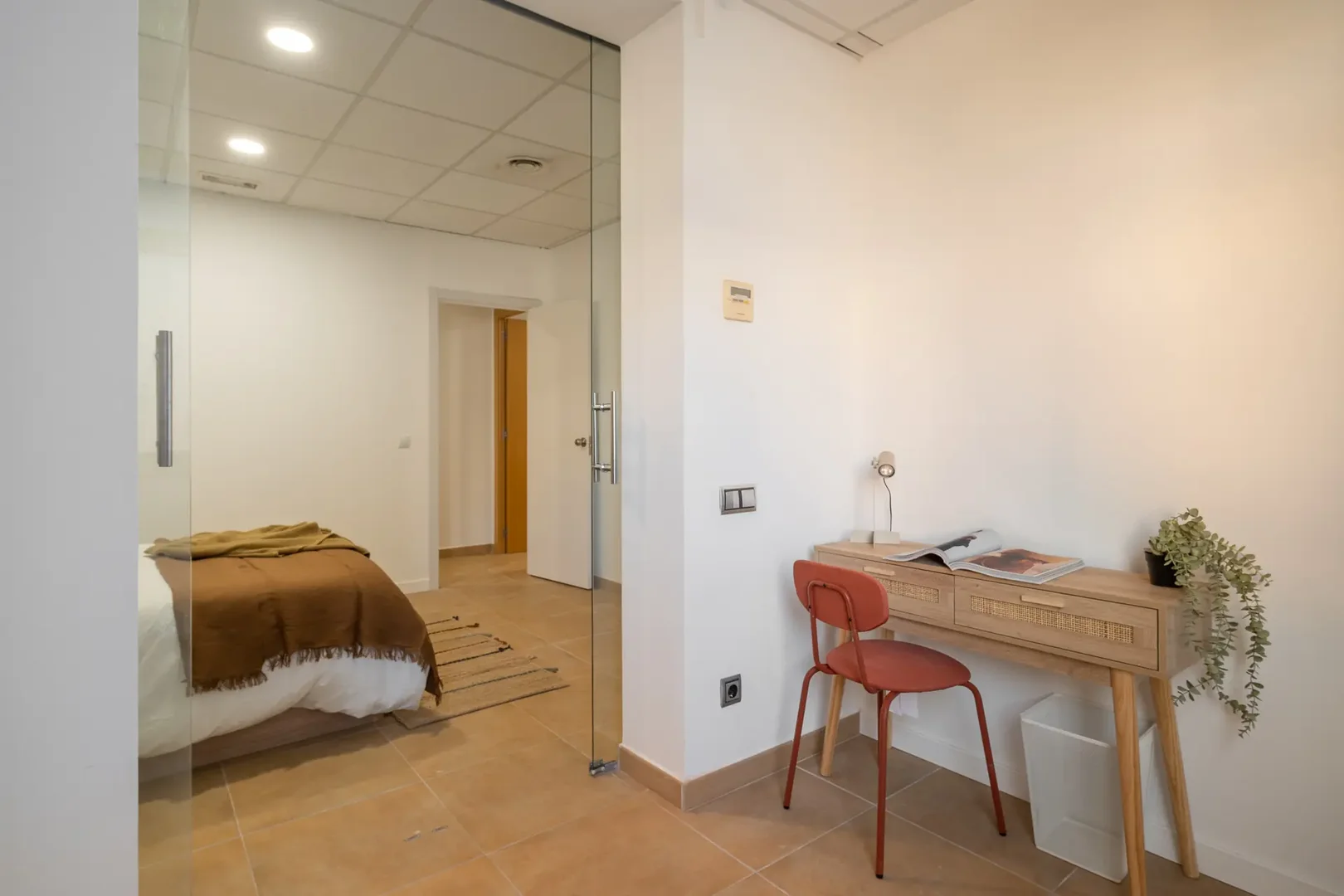 Budget-friendly student room close to campus in 