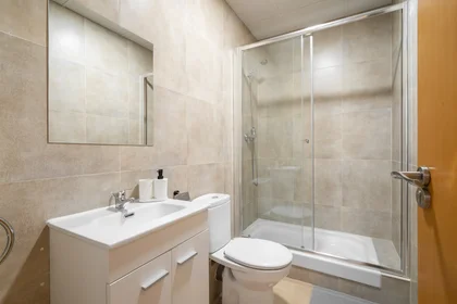 Private room at Carrer de Bailèn 19, image 13 of 16