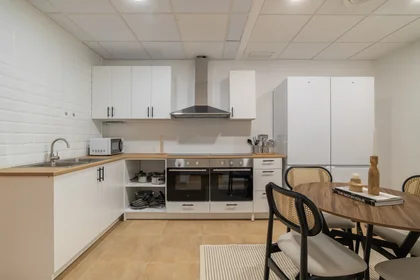 Private room at Carrer de Bailèn 19, image 8 of 16