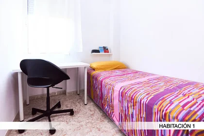 Quarto privado em Calle Francisco Carrera Iglesias Paquili 19, imagem 2 de 18