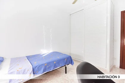 Quarto privado em Calle Francisco Carrera Iglesias Paquili 19, imagem 2 de 18