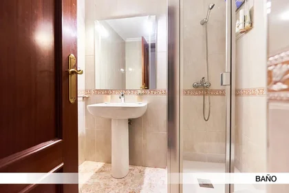 Quarto privado em Calle Francisco Carrera Iglesias Paquili 19, imagem 12 de 18