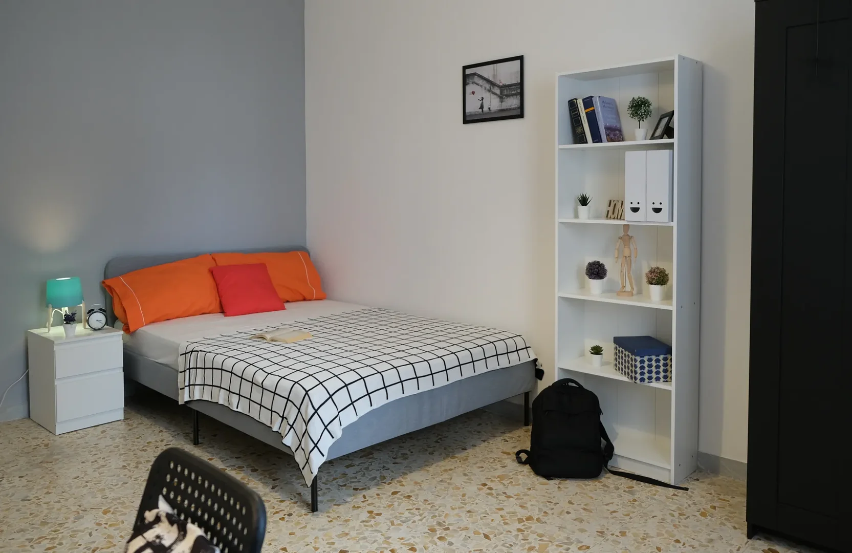 Comfortable and spacious student room in 