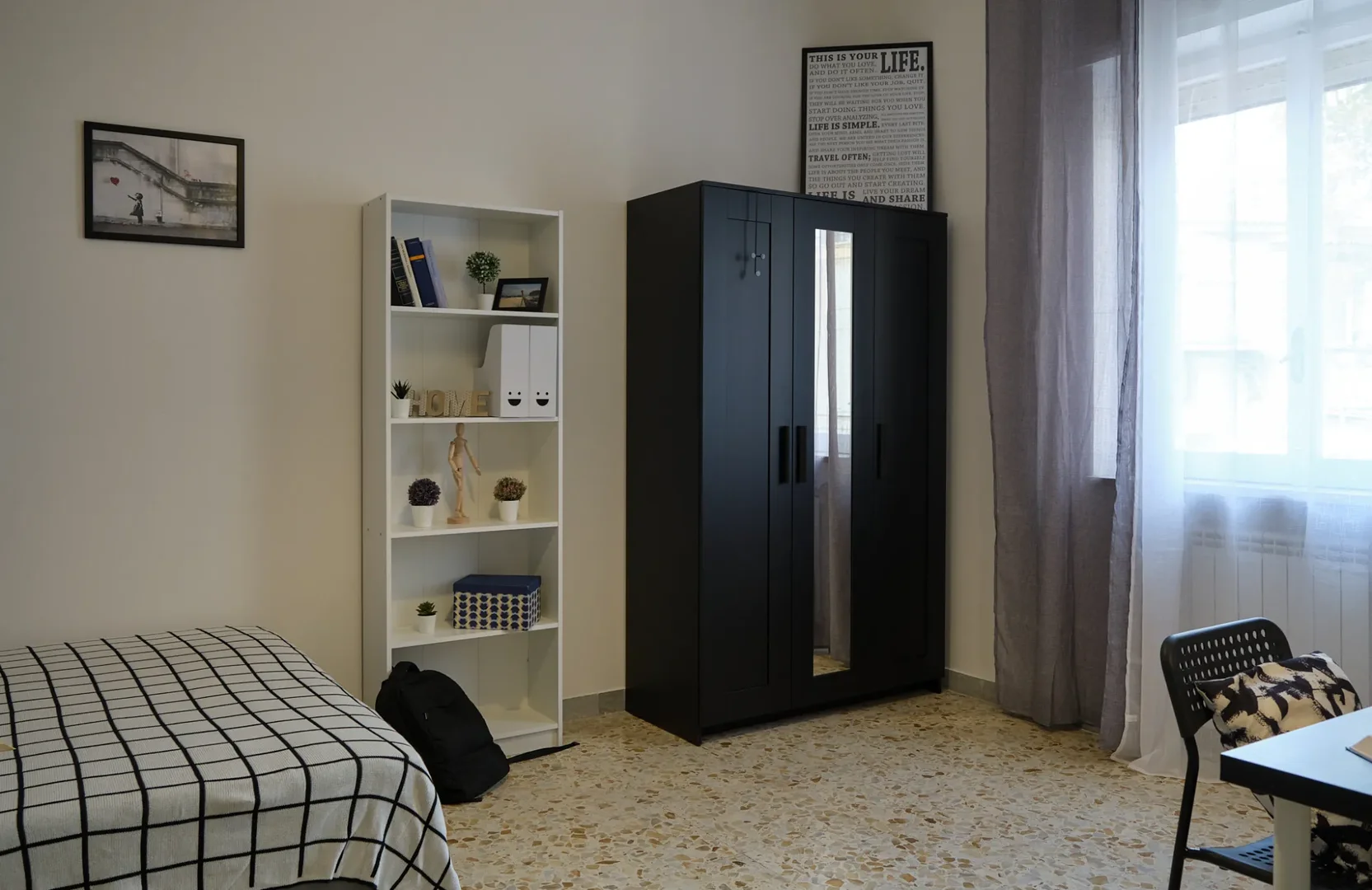 Budget-friendly student room close to campus in 