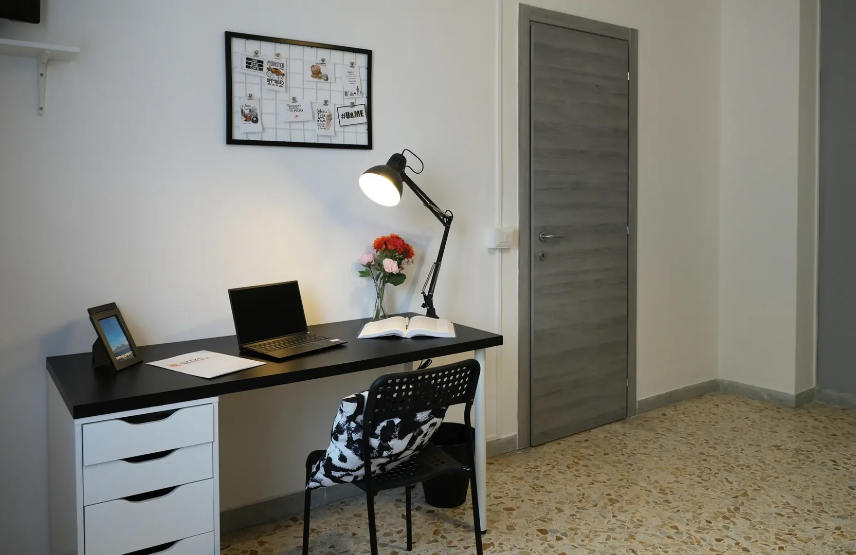 Affordable room for students with ample lighting in 