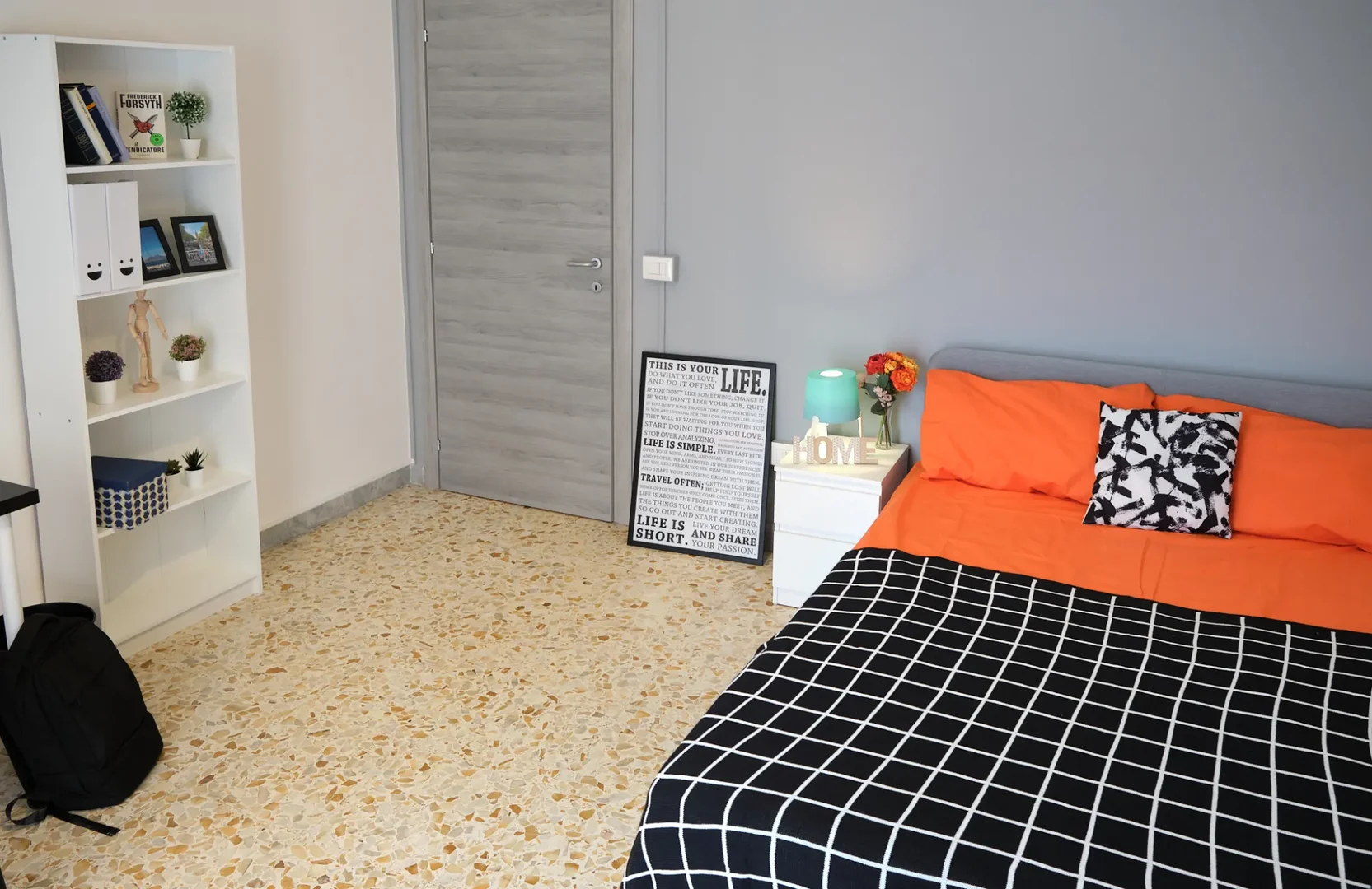 Room for rent in student apartment in , fully furnished