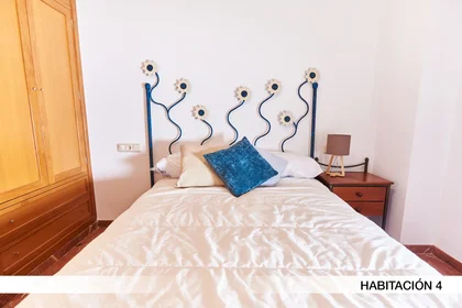 Quarto privado em Calle Marqués de Nervion, imagem 2 de 23