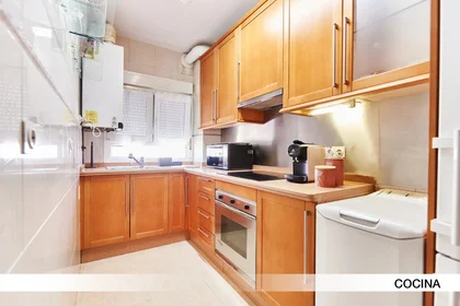 Quarto privado em Calle Marqués de Nervion, imagem 5 de 23
